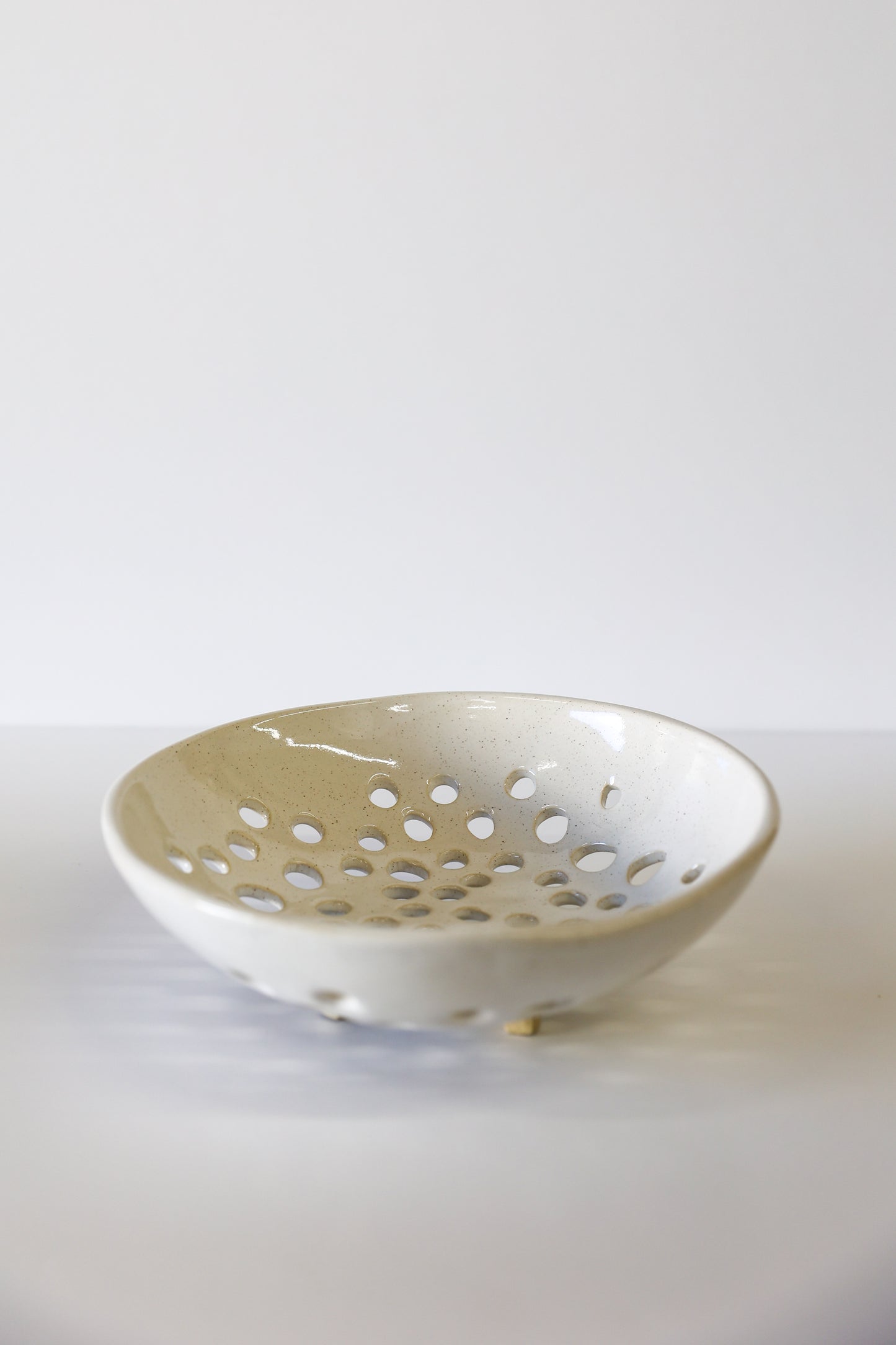 Newland Colander | White Speckle