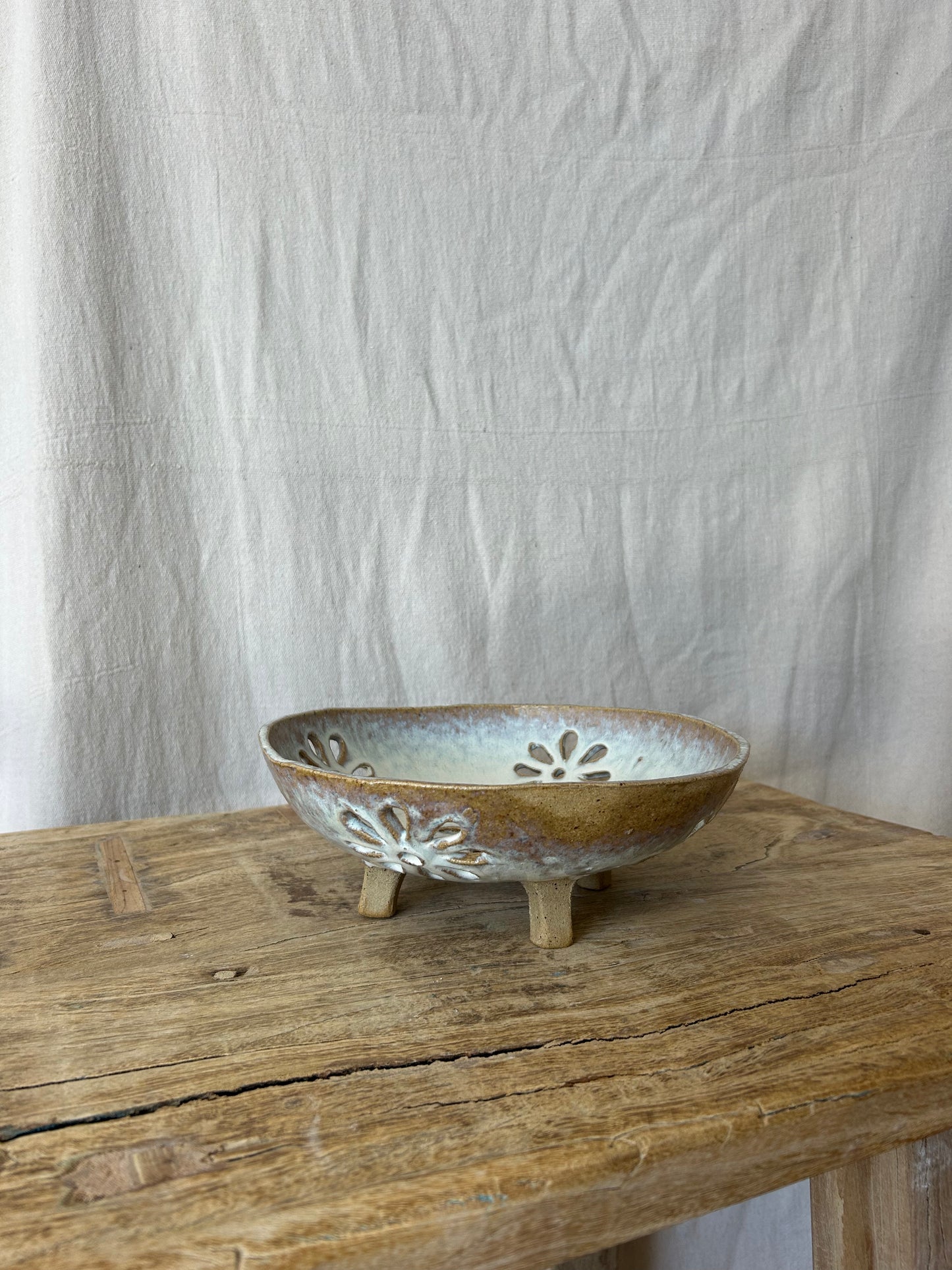Large Flower Colander - Sheer Cream