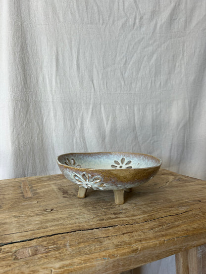 Large Flower Colander - Sheer Cream