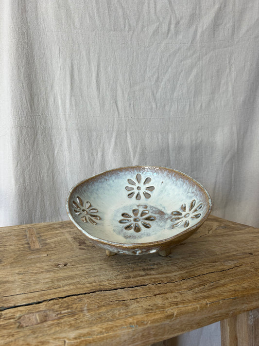 Large Flower Colander - Sheer Cream