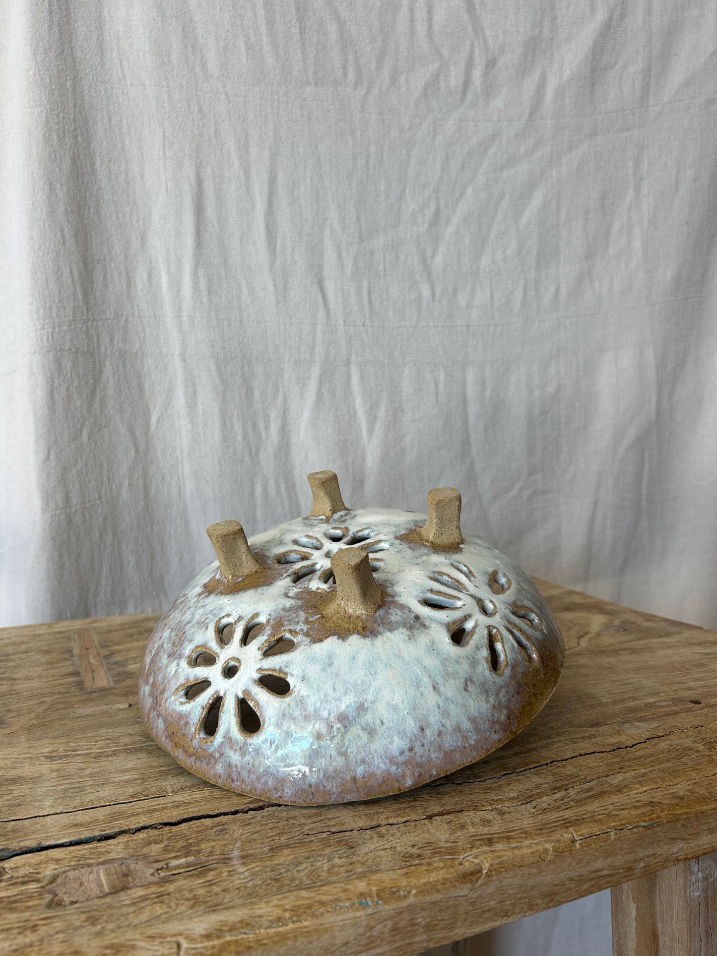 Large Flower Colander - Sheer Cream
